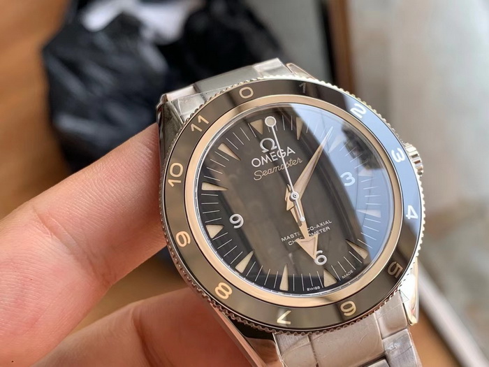 Review of VS Factory Omega Seamaster 007 Spectre Limited Edition Watch 第2张