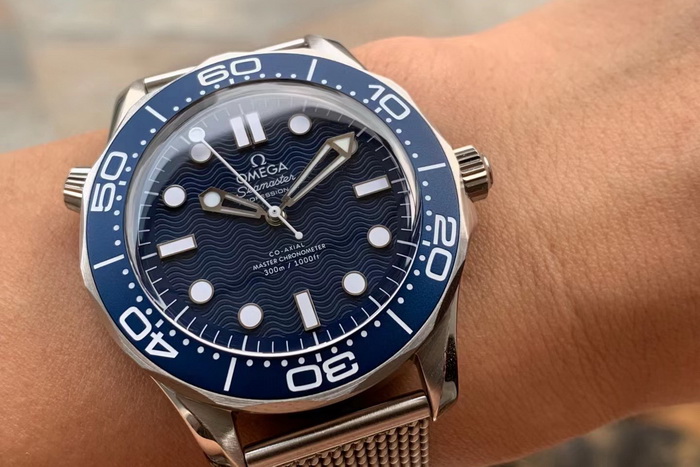 vs Factory Omega Seamaster 300 60th James Bond 007 Special Edition Review 第1张