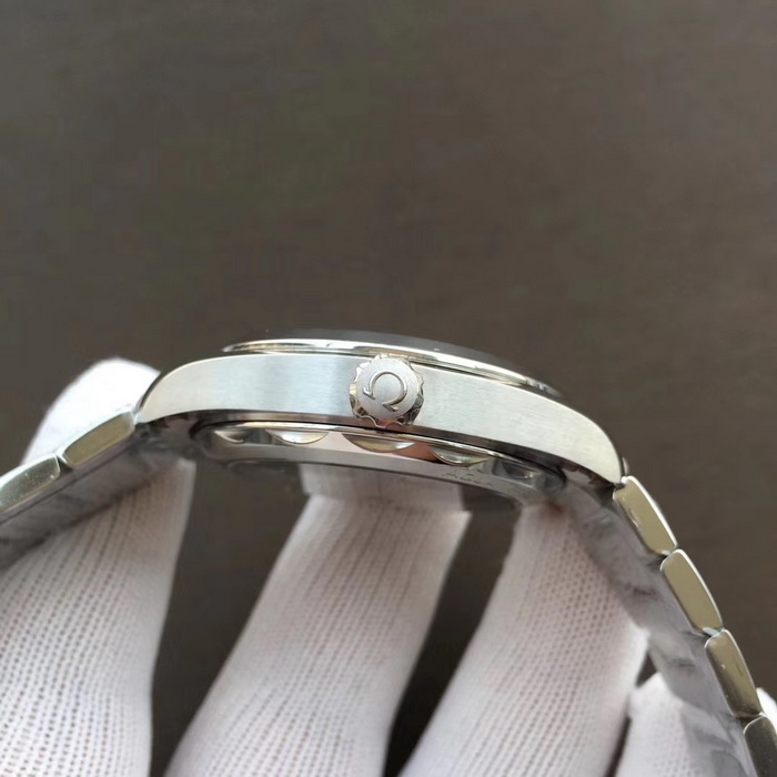 Introduction to the Omega Seamaster 220.10.41.21.10.001 Replica Watch from the VS Factory 第7张