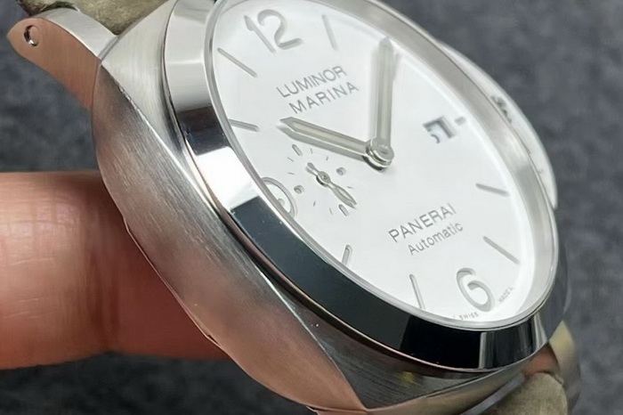 The Panerai PAM1314 (white) 44mm from the VS factory is introduced 第5张