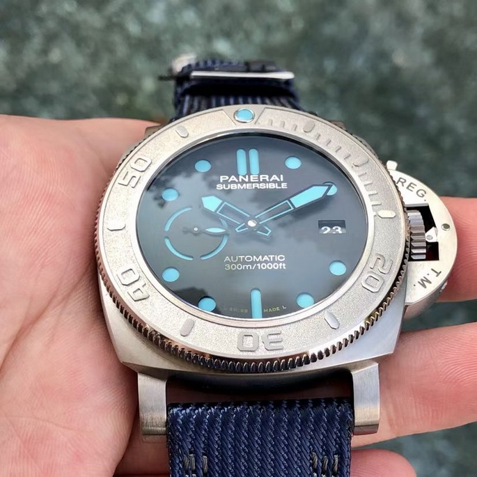 Review of VS Factory Panerai PAM00985 Titanium Replica Watch 第3张