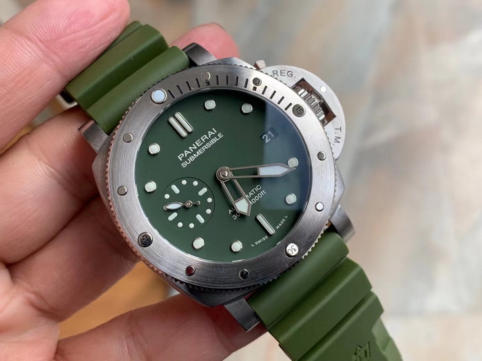 Introduction to VS Factory Reproduction Panerai Submersible Series PAM01055 Watch 第2张