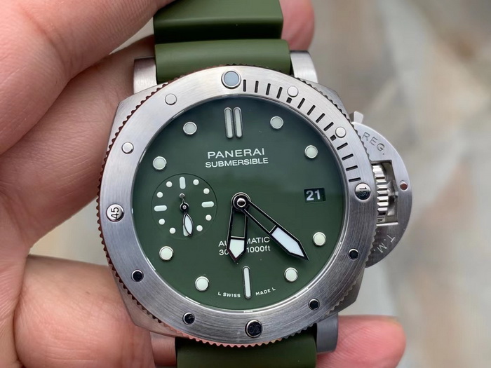 Introduction to VS Factory Reproduction Panerai Submersible Series PAM01055 Watch 第4张