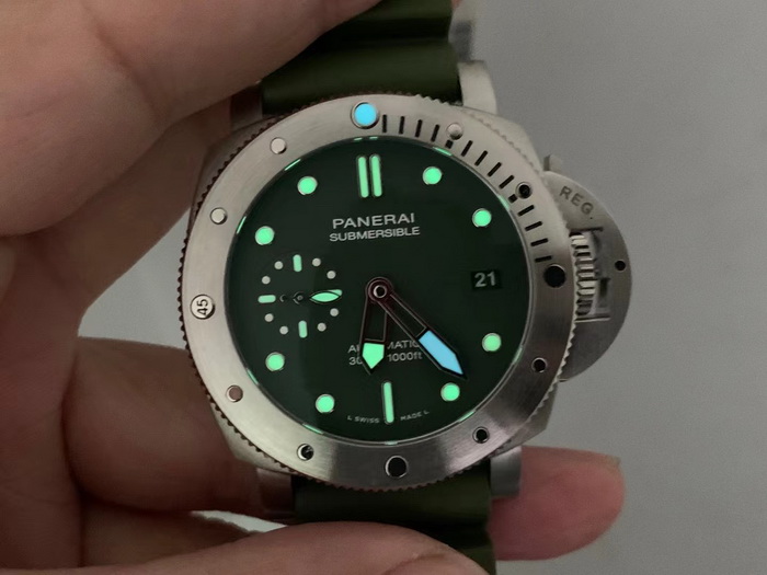 Introduction to VS Factory Reproduction Panerai Submersible Series PAM01055 Watch 第3张