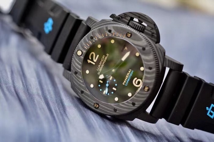 The VS factory carbon fiber Panerai PAM00616 replica watch introduction 第2张