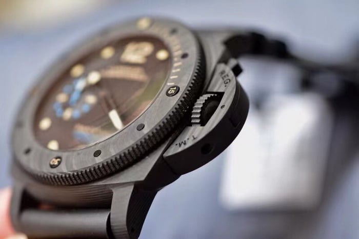 The VS factory carbon fiber Panerai PAM00616 replica watch introduction 第3张