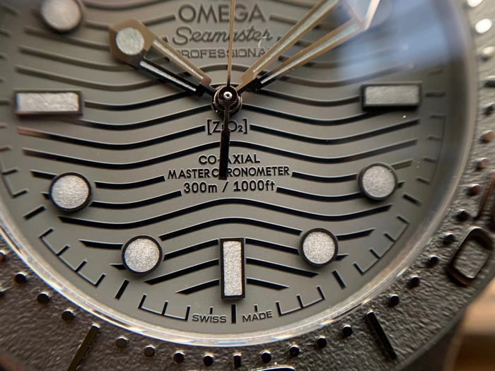 The VS factory Omega Seamaster 300M Ceramic Replica Watch 210.92.44.20.01.003 第2张