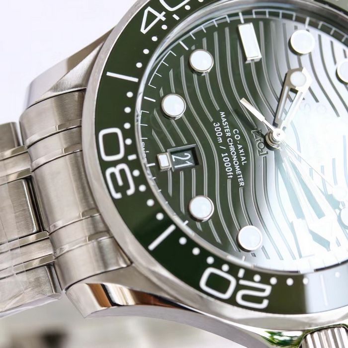 Introduction to VS Factory Omega Seamaster (Green) 210.30.42.20.10.001 Watch 第5张