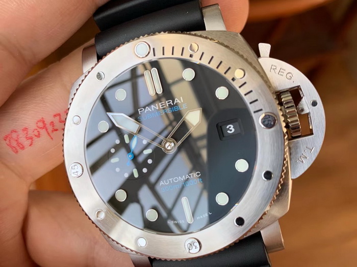 Introduction to the VS Factory Panerai PAM01229 Submersible 42mm Replica Watch 第4张