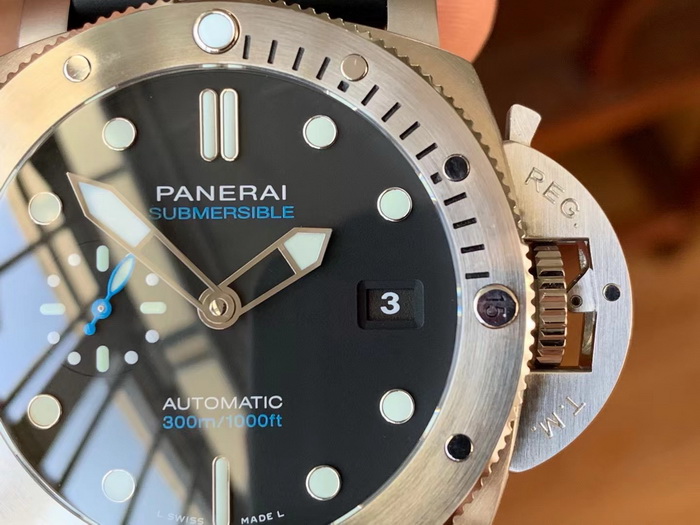 Introduction to the VS Factory Panerai PAM01229 Submersible 42mm Replica Watch 第5张