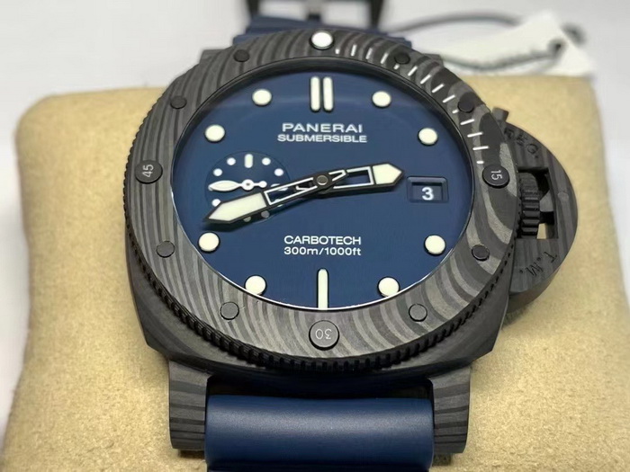 Introduction to the VS Factory Panerai PAM01232 Carbon Fiber Replica Watch 第5张