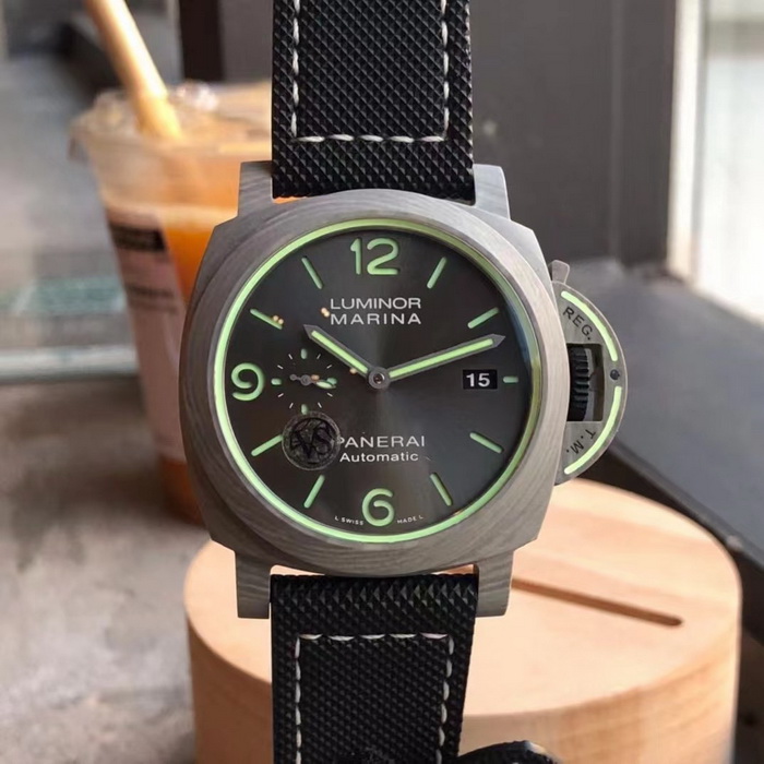 Introduction to the VS Factory Panerai Luminor PAM01118 Replica Watch 第2张