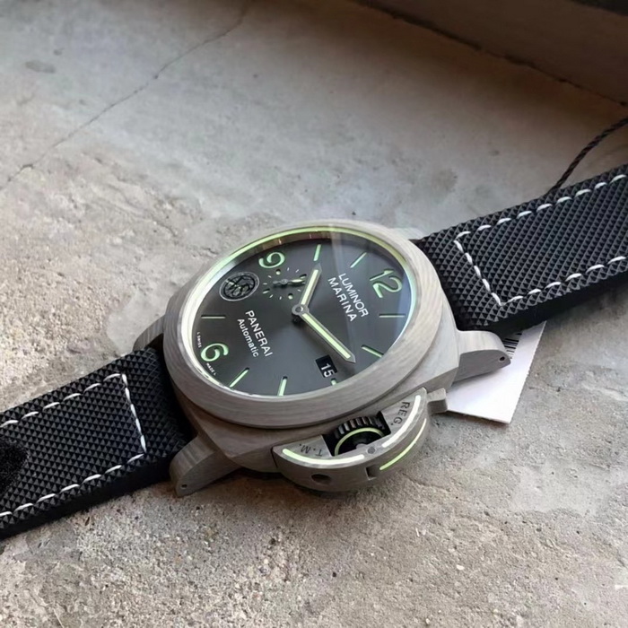 Introduction to the VS Factory Panerai Luminor PAM01118 Replica Watch 第3张