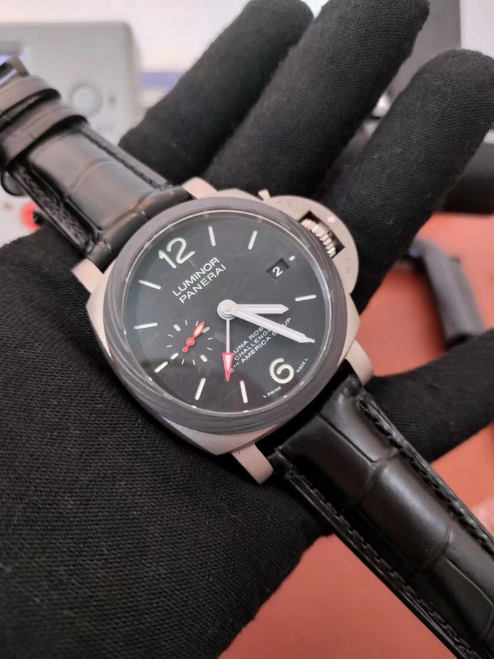 The VS Factory Panerai PAM01096 Luminor Luna Rossa GMT 42mm Watch Introduction 第1张