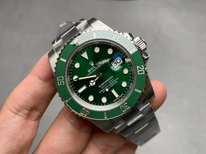 Introduction to the Top Replica of Rolex Green Submariner 116610LV-0002 by VS Factory 第5张