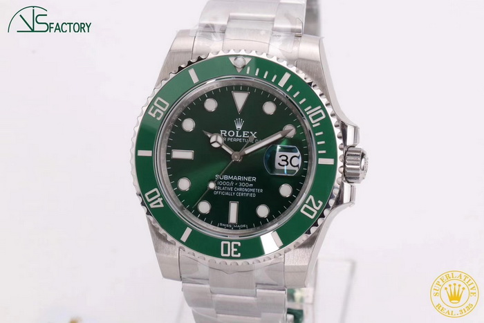 Introduction to the Top Replica of Rolex Green Submariner 116610LV-0002 by VS Factory 第2张