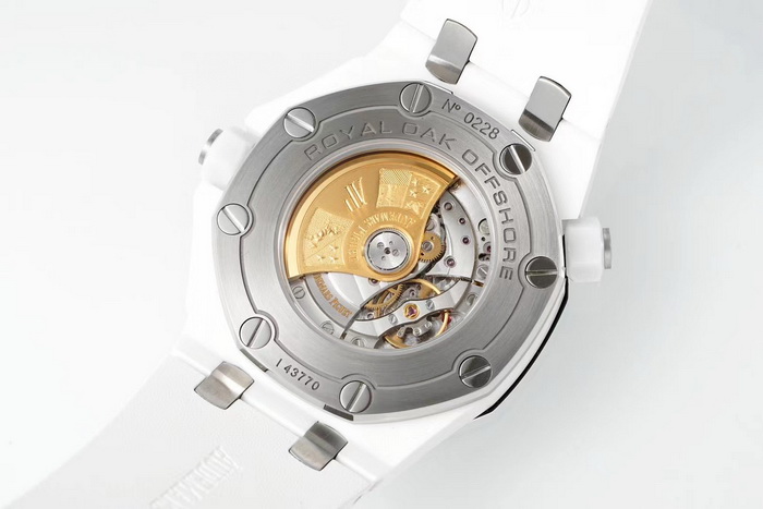 Introduction to APS Factory Replica AP 15707 Royal Oak Offshore White Ceramic Watch 第6张