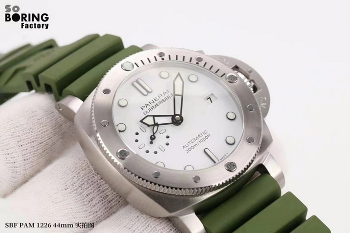 Introduction of VS Factory Panerai PAM01226 Snow Mountain White Replica Watch 第4张