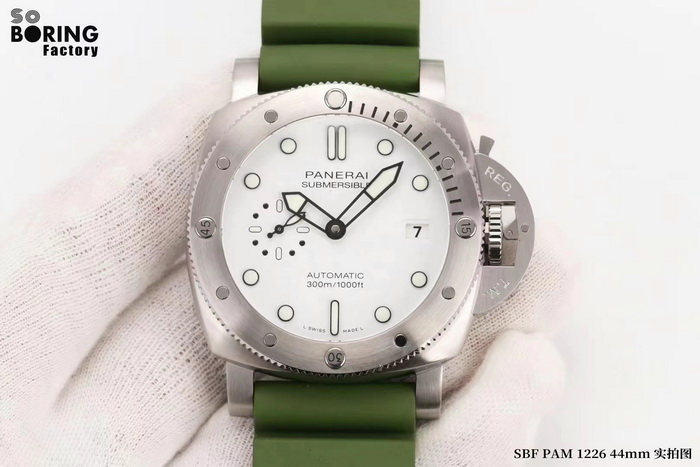 Introduction of VS Factory Panerai PAM01226 Snow Mountain White Replica Watch 第2张