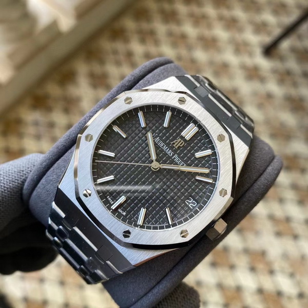 Introduction to APS Factory Top Replica AP Royal Oak OKA 15500 Watch 第4张