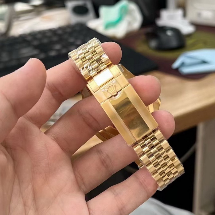 Introduction to CLEAN Factory’s Replica Rolex GMT-Master II 126718-0001 第9张