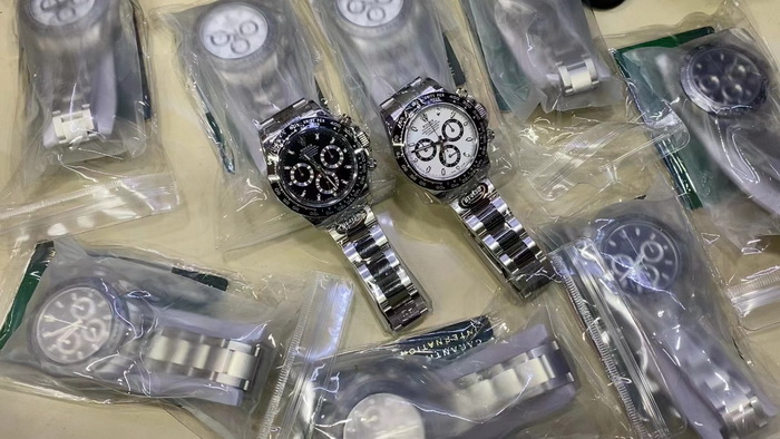 BT Factory’s top replica Rolex Daytona 116500 (black) 第2张