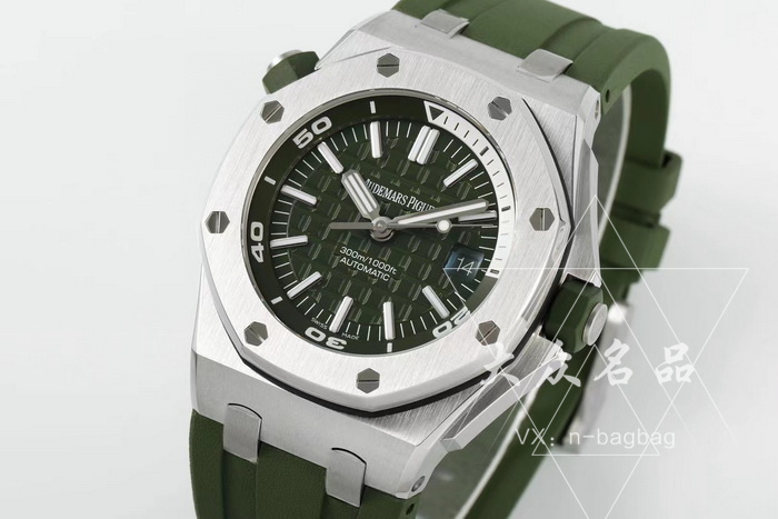 APS Factory replicates the AP Royal Oak Offshore 15710 (Green) – Pictures and Price Introduction 第2张