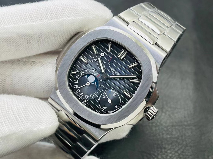 Introduction to Top Reproduction ZF Factory Patek Philippe NAUTILUS 5712 Watch 第1张