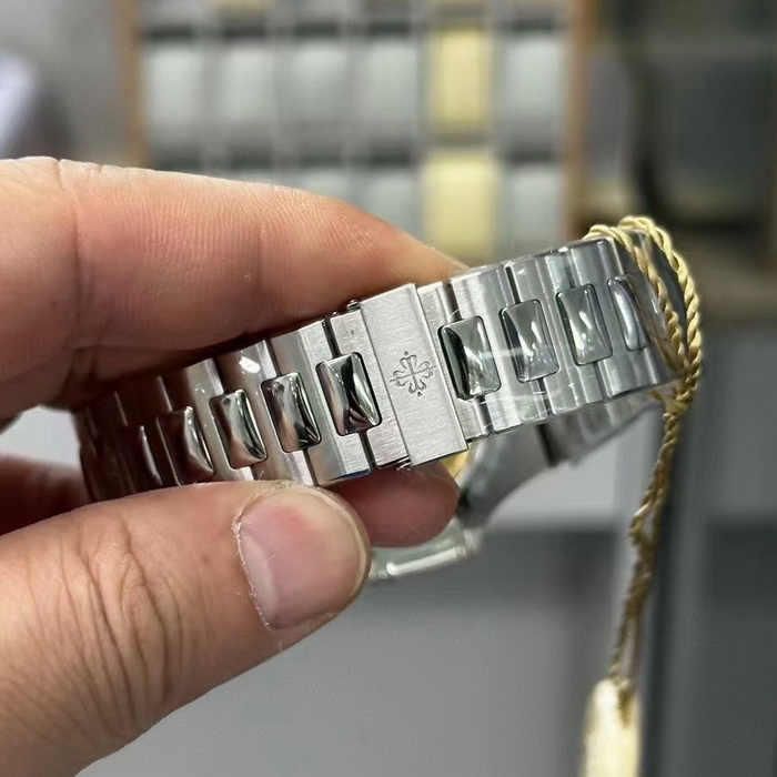 ZF Factory PATEK PHILIPPE Nautilus 5726S Replica Watch: Pictures and Price Introduction 第12张