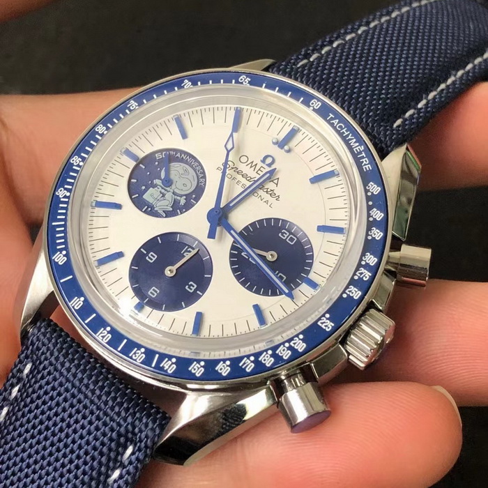 Omega Speedmaster Snoopy 310.32.42.50.02.001 Replica Watch for Sale 第6张