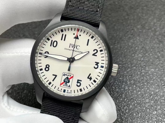 M+ factory replica of IWC IW326905 PILOT’S WATCH AUTOMATIC 41 BLACK ACES 第4张