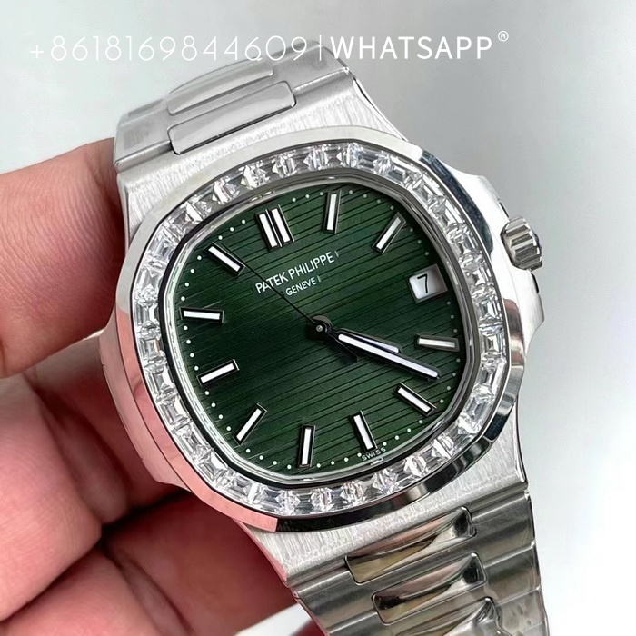 Replica Patek Philippe Nautilus 5711/1300A-001 with Diamonds for Sale at 3k Factory 第3张