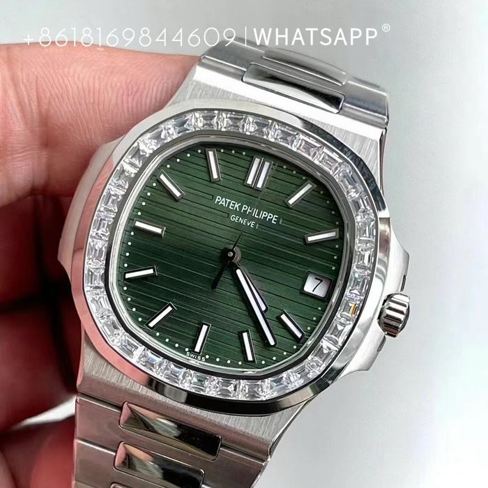 Replica Patek Philippe Nautilus 5711/1300A-001 with Diamonds for Sale at 3k Factory 第4张