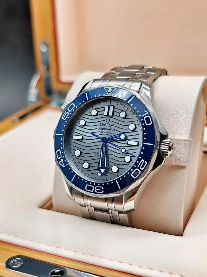 Introduction to the VS Factory Omega Seamaster Diver 300 210.30.42.20.06.001 Replica Watch 第1张