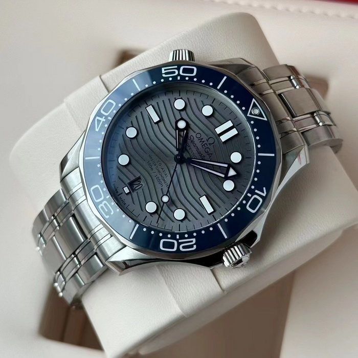 Introduction to the VS Factory Omega Seamaster Diver 300 210.30.42.20.06.001 Replica Watch 第3张