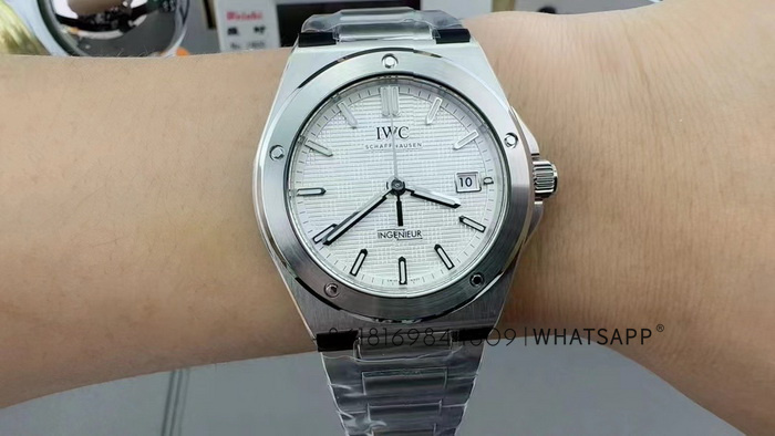 IWC IW328902 INGENIEUR AUTOMATIC 40 Replica Watch Introduction 第6张