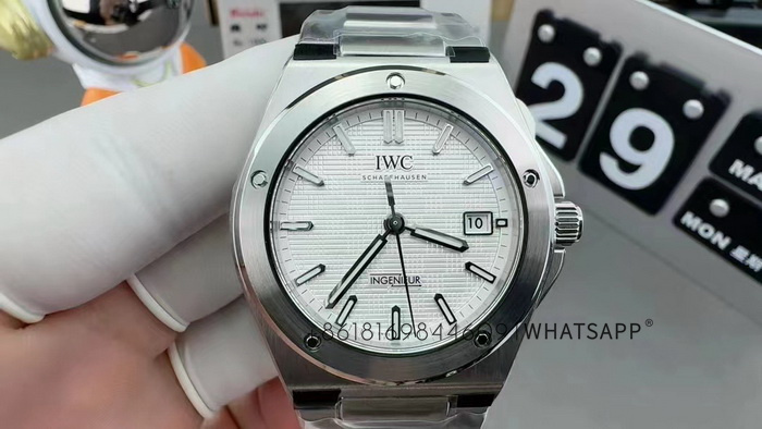 IWC IW328902 INGENIEUR AUTOMATIC 40 Replica Watch Introduction 第5张