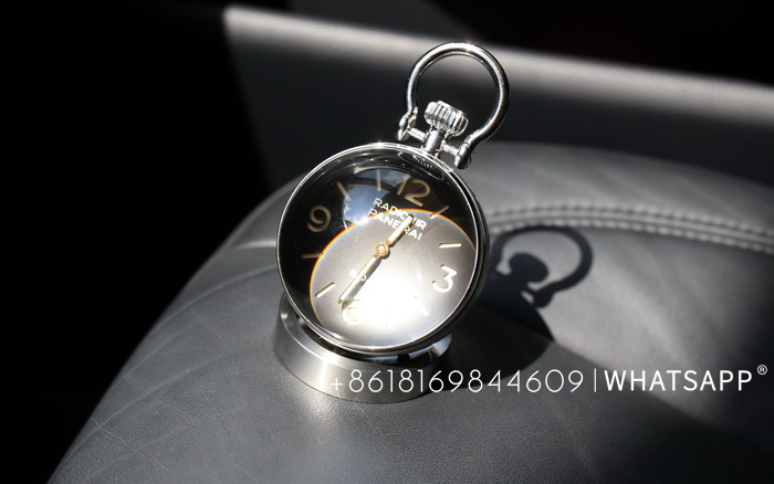 Image sharing of top-grade clone Panerai PAM00581 desk clock (craftsmanship) 第2张