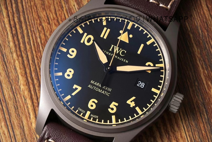 Introduction to the IWC PILOT’S WATCH IW327006 Titanium Mark 18 Replica 第2张