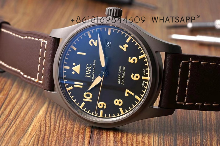 Introduction to the IWC PILOT’S WATCH IW327006 Titanium Mark 18 Replica 第3张