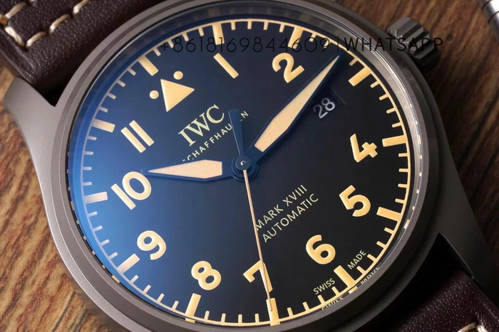 Introduction to the IWC PILOT’S WATCH IW327006 Titanium Mark 18 Replica 第4张