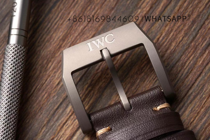 Introduction to the IWC PILOT’S WATCH IW327006 Titanium Mark 18 Replica 第9张