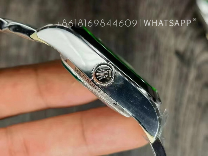 Top Replica Rolex Oyster Perpetual Milgauss 116400GV-0001 (green) for Sale 第11张