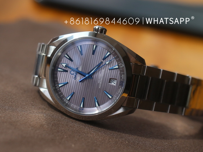 Top replica Omega Seamaster AQUA TERRA 150M 220.10.41.21.06.001 (gray) watch image 第5张