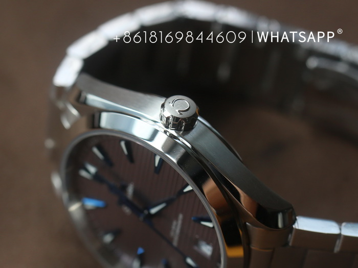 Top replica Omega Seamaster AQUA TERRA 150M 220.10.41.21.06.001 (gray) watch image 第10张