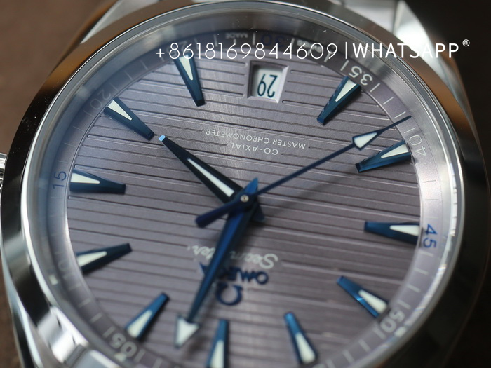 Top replica Omega Seamaster AQUA TERRA 150M 220.10.41.21.06.001 (gray) watch image 第7张