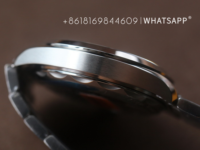 Top replica Omega Seamaster AQUA TERRA 150M 220.10.41.21.06.001 (gray) watch image 第11张