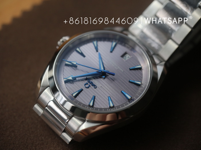 Top replica Omega Seamaster AQUA TERRA 150M 220.10.41.21.06.001 (gray) watch image 第3张