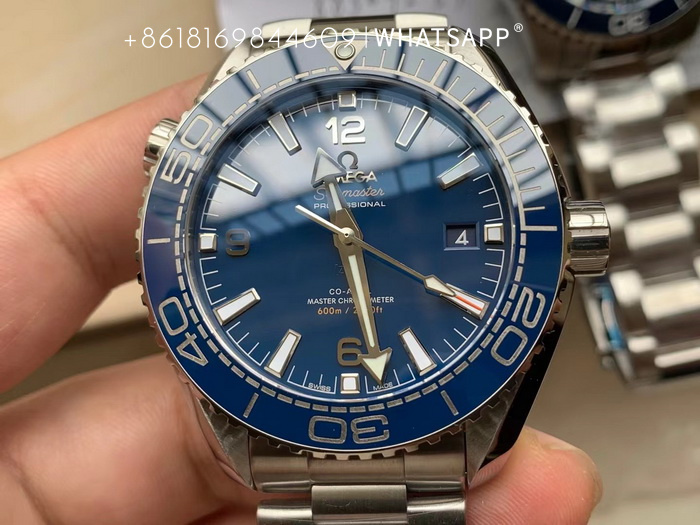 VS Factory Omega SEAMASTER PLANET OCEAN 600M 215.30.44.21.03.001 Replica Watch Introduction 第1张