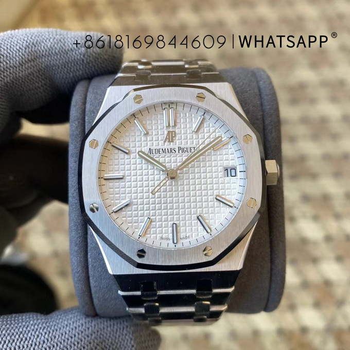 Top Replica AP ROYAL OAK 15500 (White) Watch for Sale 第1张